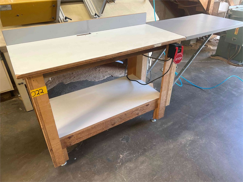 Router table with Porter Cable router