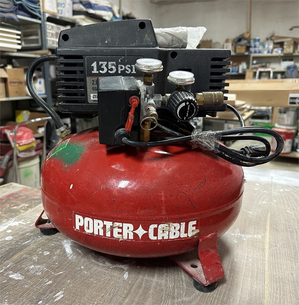 Porter Cable "C2002" 6 Gallon Portable Air Compressor 135PSI