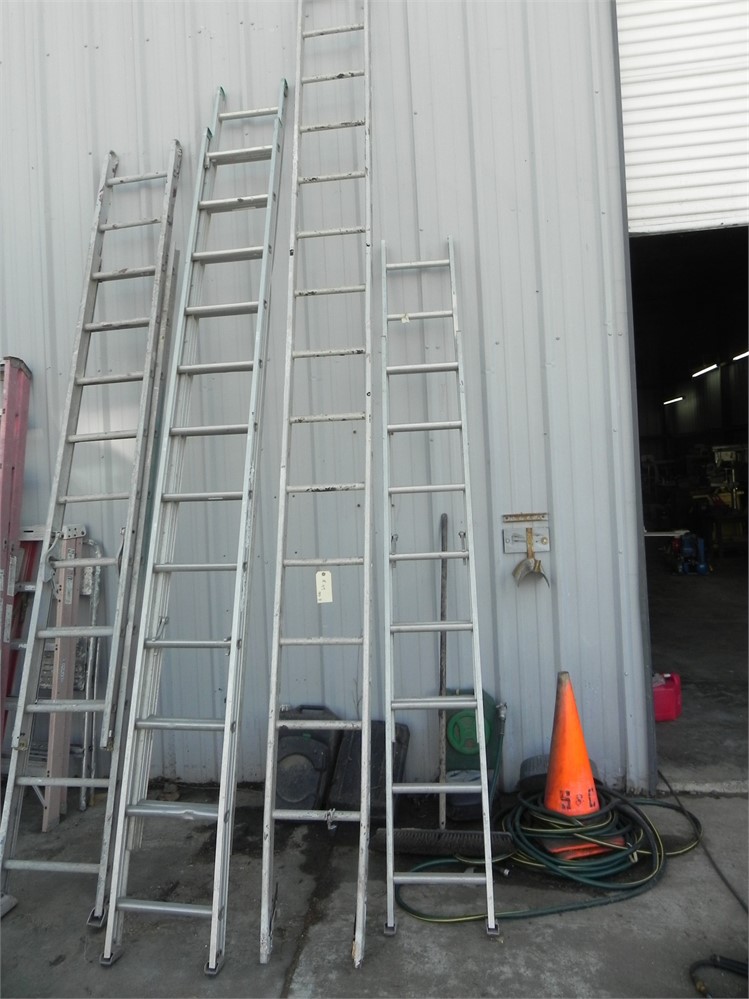 LOT OF (4) LADDERS
