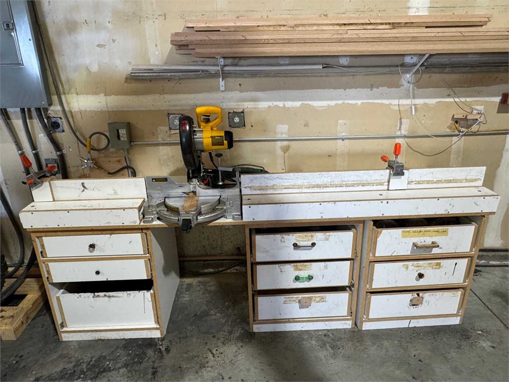 DeWalt "DW713" Compound Miter Saw