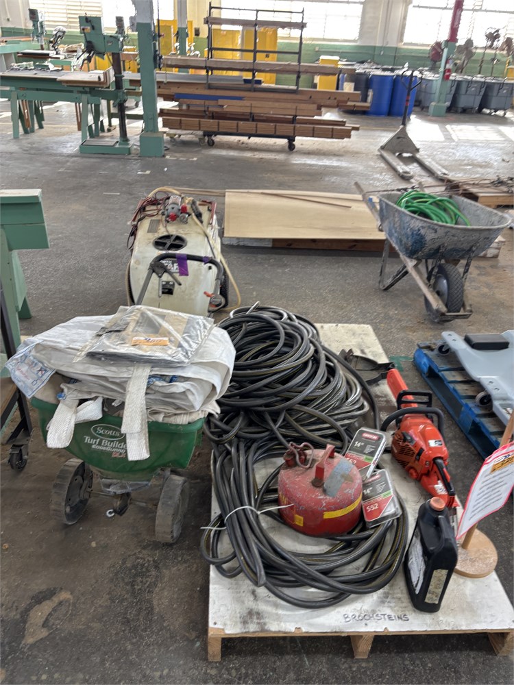 Spreaders & Tools - As Pictured