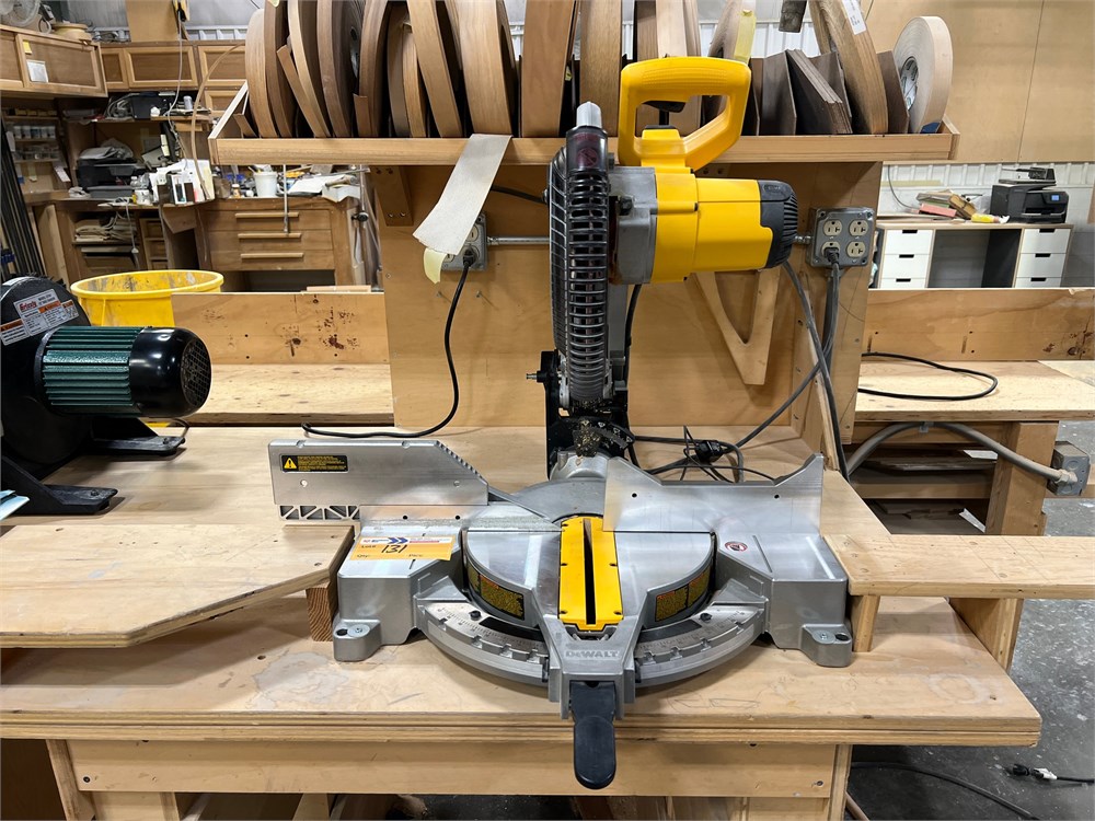 DeWalt "DW715" Compound Miter Saw - 12"