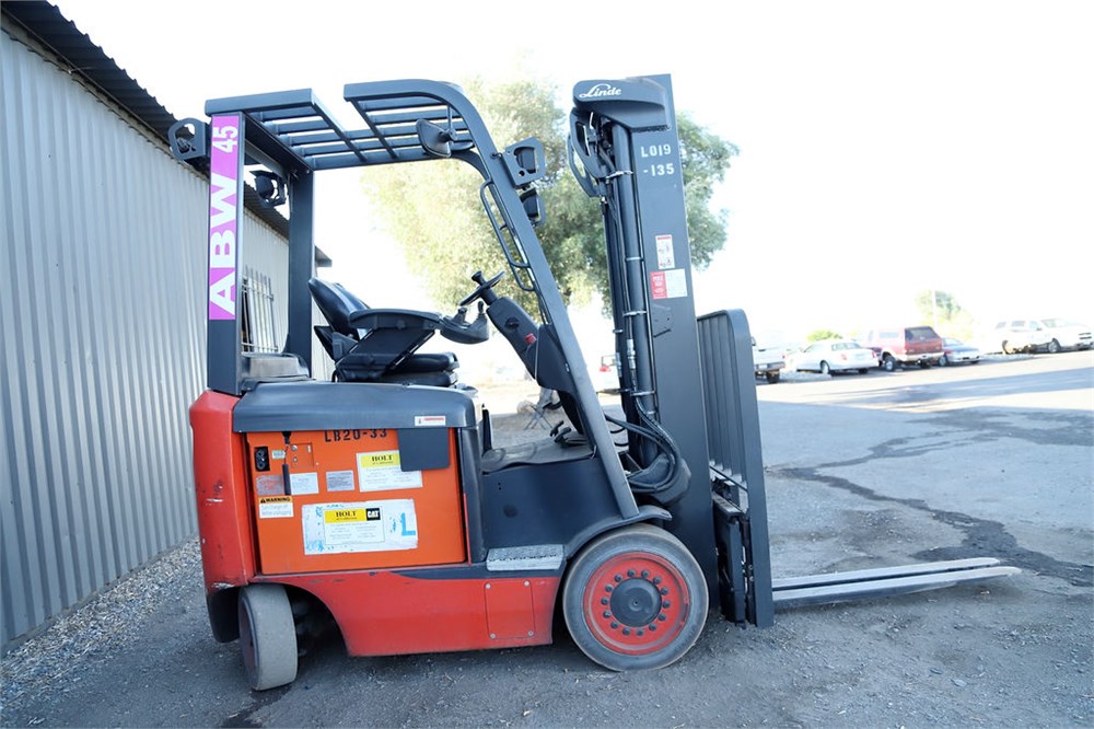 (2020) Linde "E25C" Electric Forklift