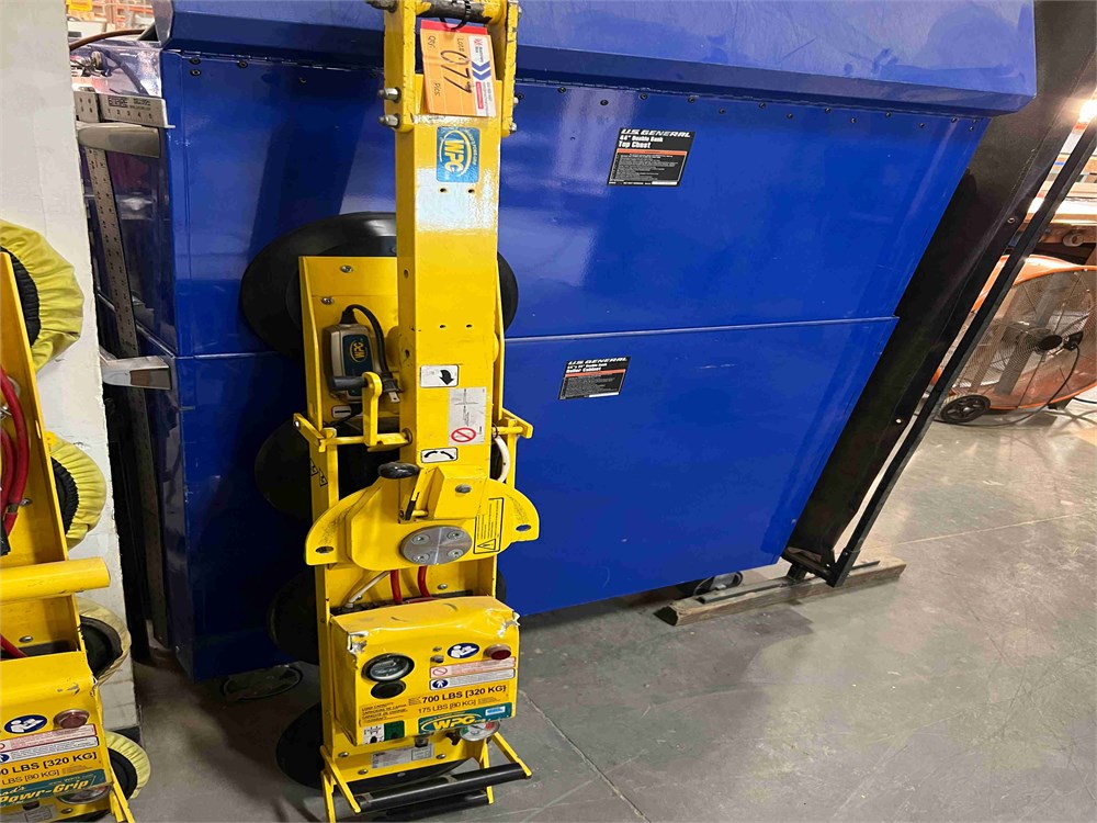 Wood's powr-Grip "PC1104DC" Vacuum Lift