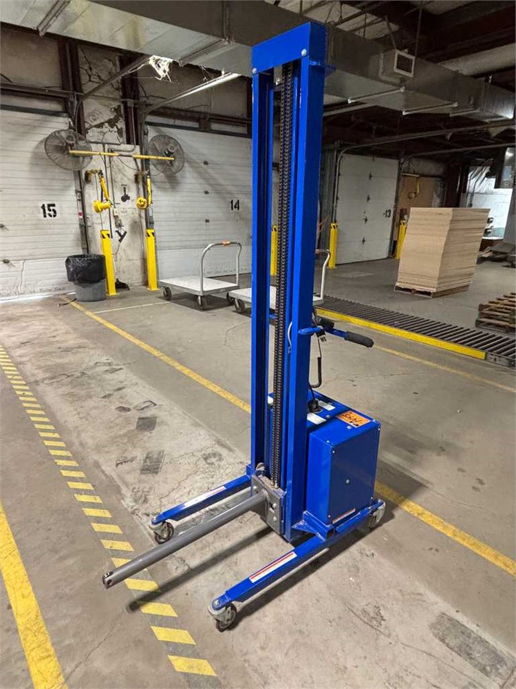 Vestil "PEL-400-72-HC" Motorized Lift