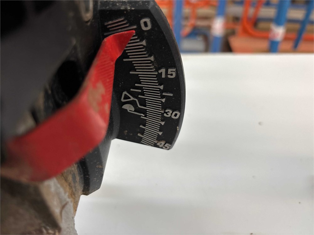 DeWalt DWS713 10" Compound Miter Saw