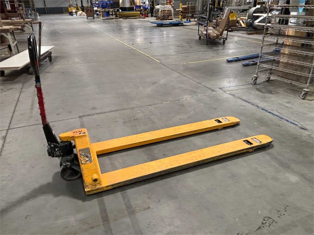 U-Line "H-1779" Pallet Jack