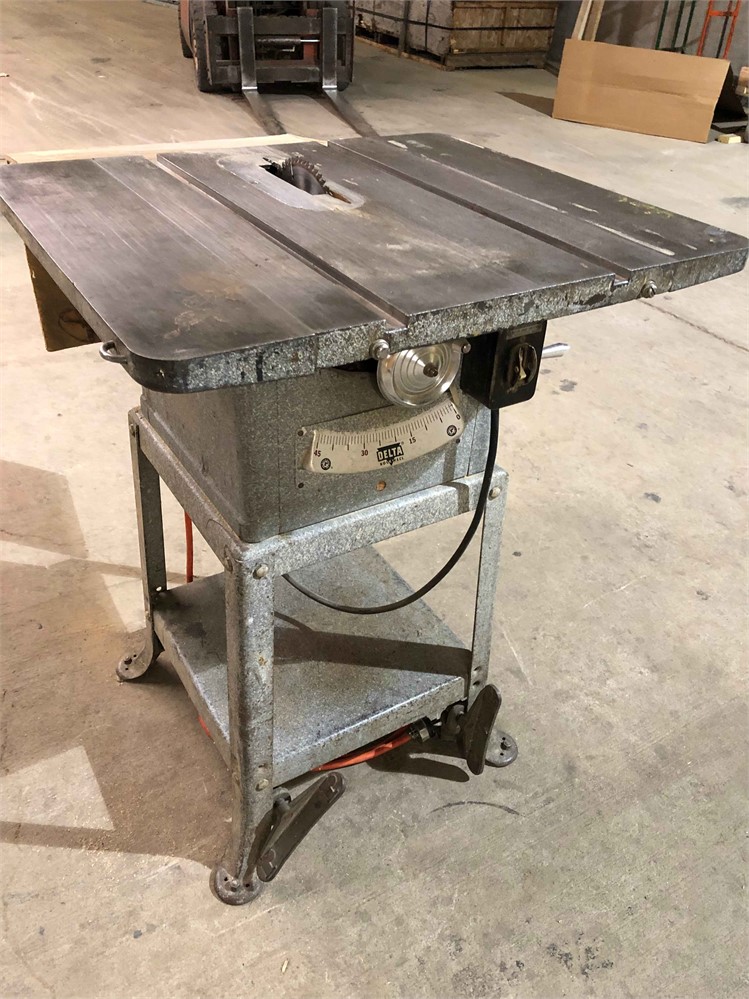 Delta/Rockwell Table Saw