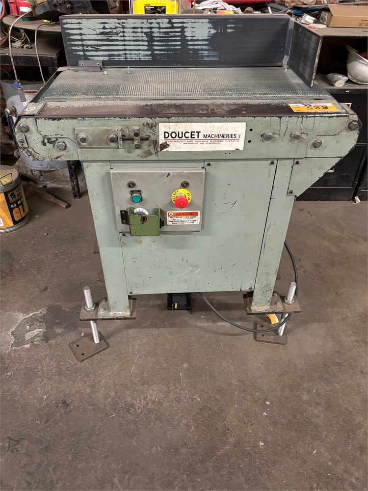Doucet "ESB-12" Feeder