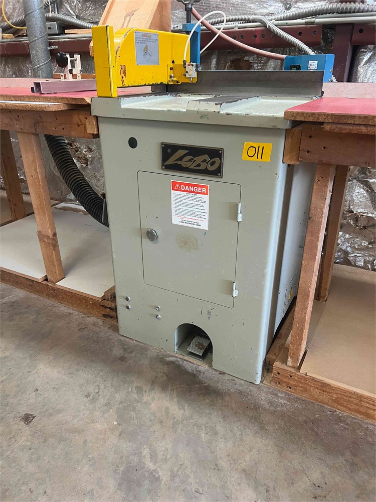 Lobo 18" up cut saw