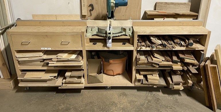 Custom Work Bench on Castors - Bench only & NOT the Mitre Saw