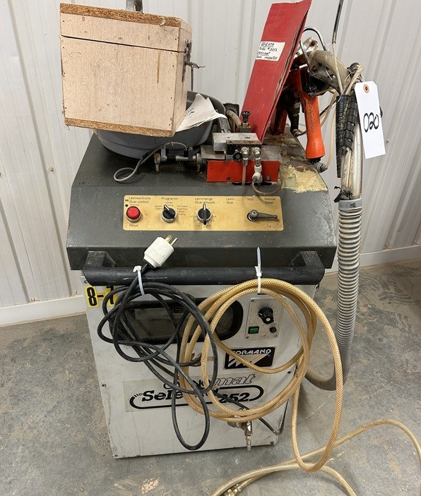 Gannomat "252" Dowel Inserter- Durham, ON