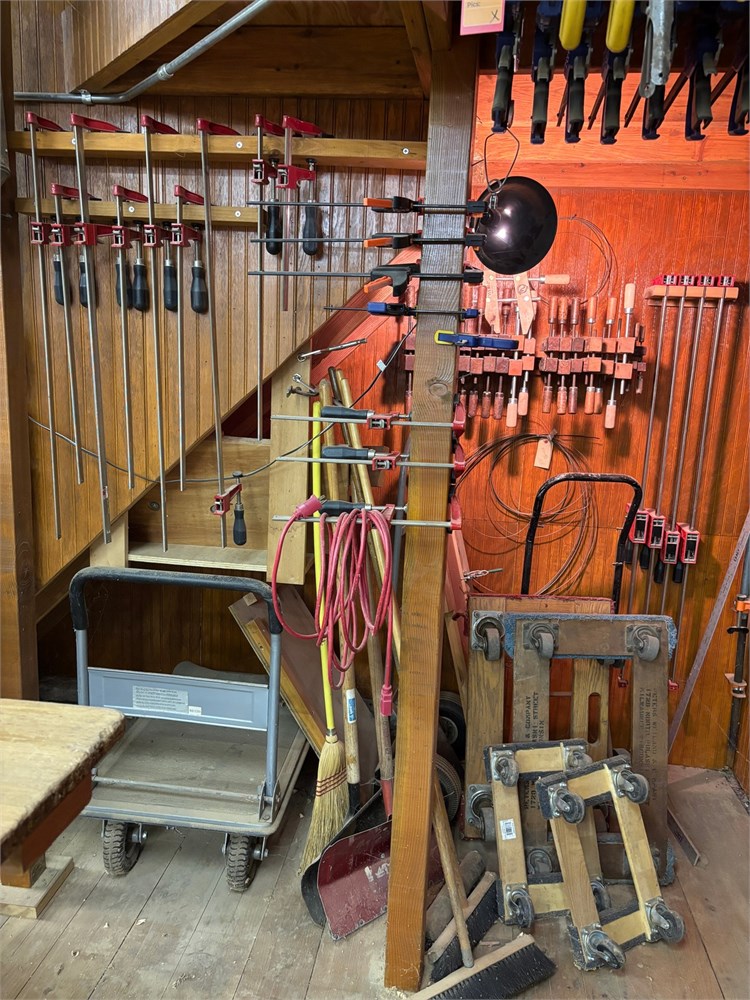 Contents of Area as pictured