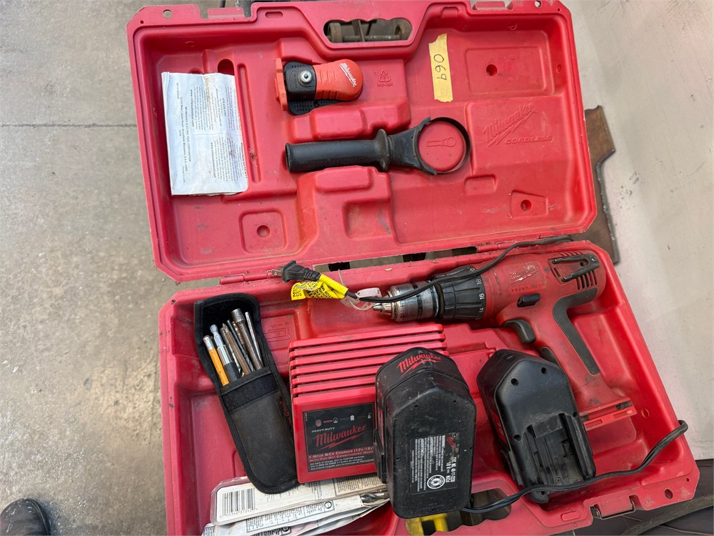 Milwaukee Drill Set