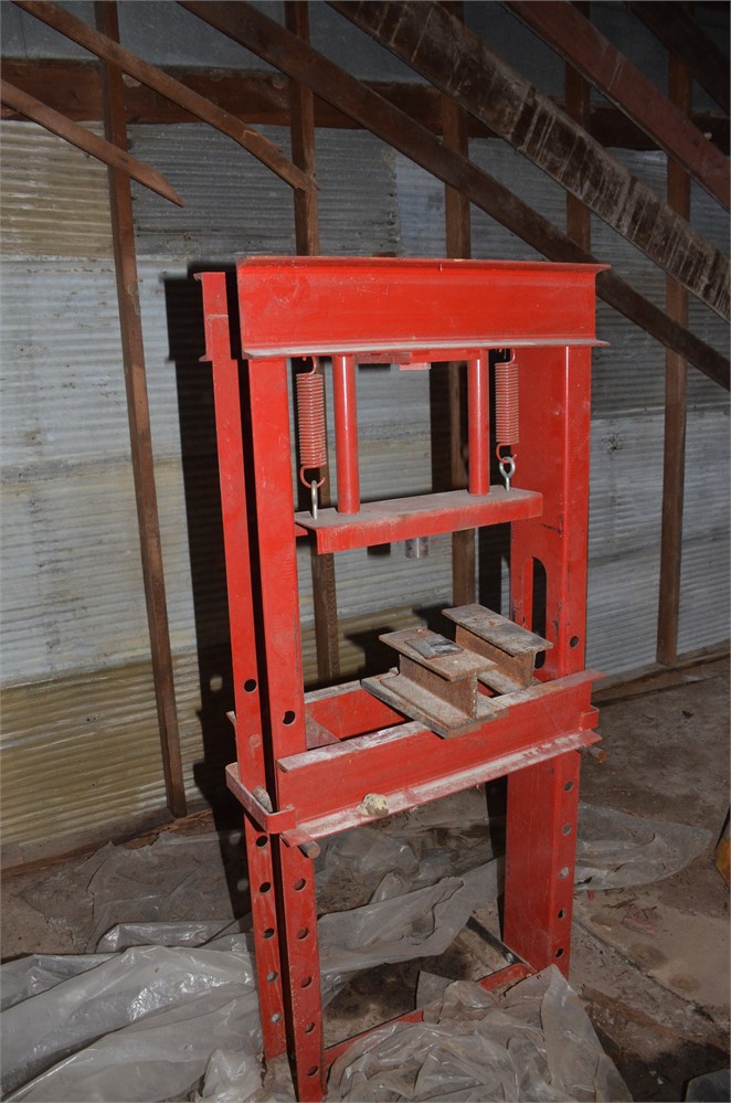 Manual press