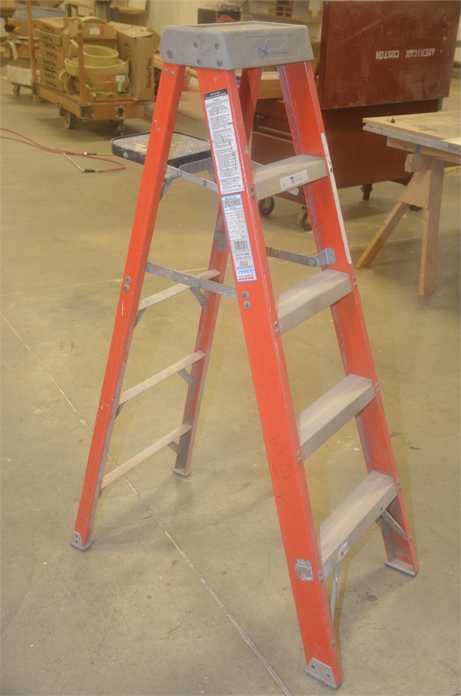 Louisville 5' step ladder