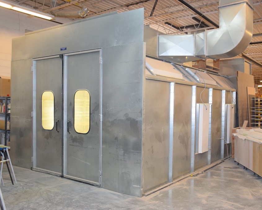 LOT# 001  ELITE AIR ENCLOSED SPRAY BOOTH * 24'L X 14'W * COMPLETE WITH FAN STACK