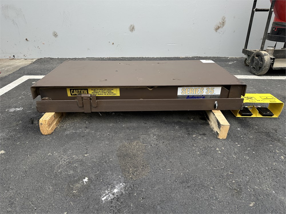 Autoquip "SERIES 35" Lift Table