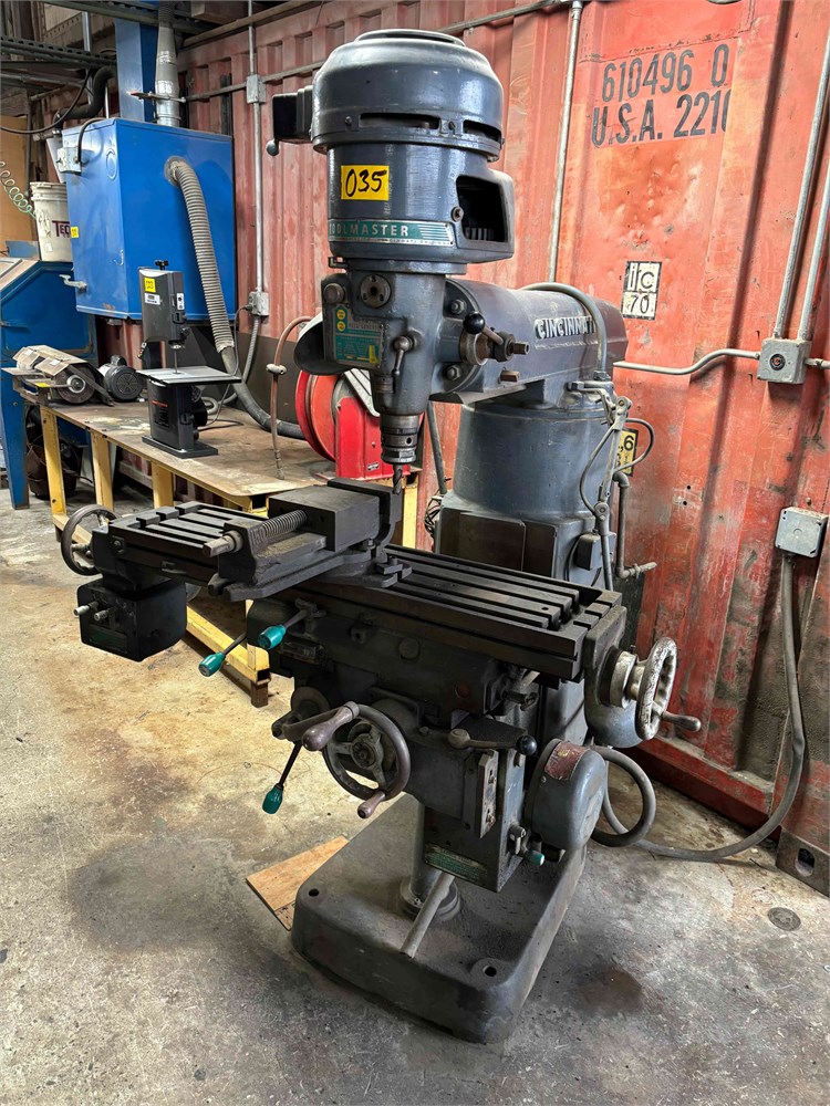 Cincinnati "Toolmaster" Milling Machine