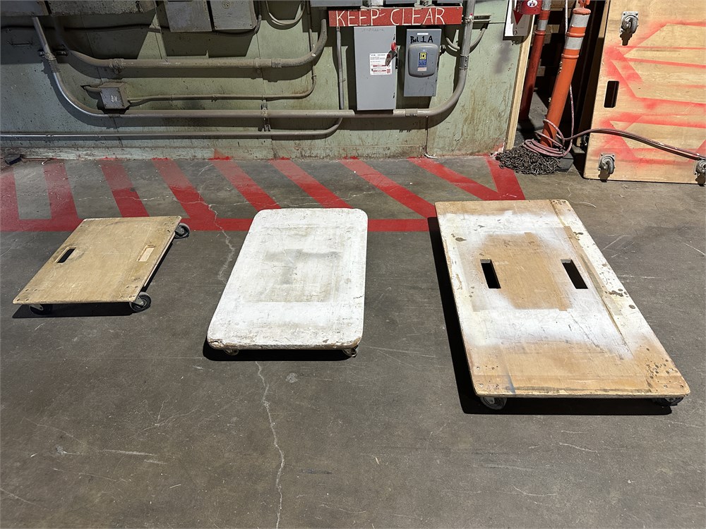 (4) Flad Bed Carts