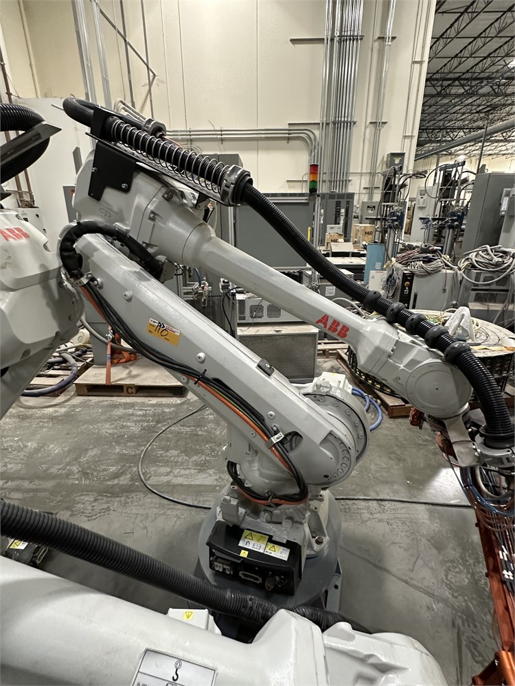 ABB "IRB 4600" 6-Axis Robotic Arm w/Controller Cabinet