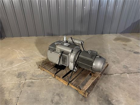 Lot - Becker "VTLF 250/0-79" Vacuum Pump | Place Your Bid at MachineryMax