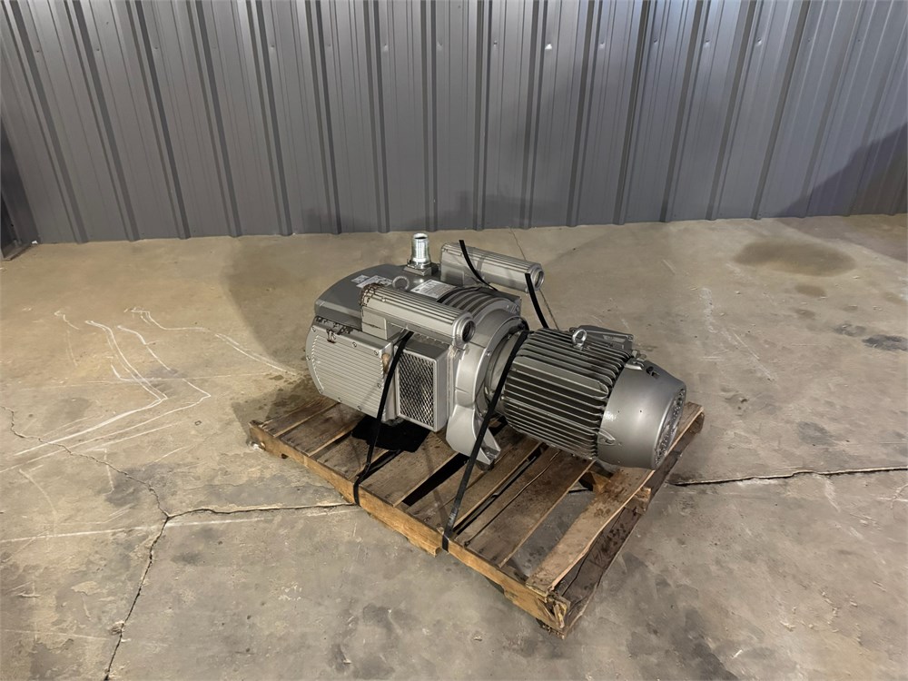 Becker "VTLF 250/0-79" Vacuum Pump
