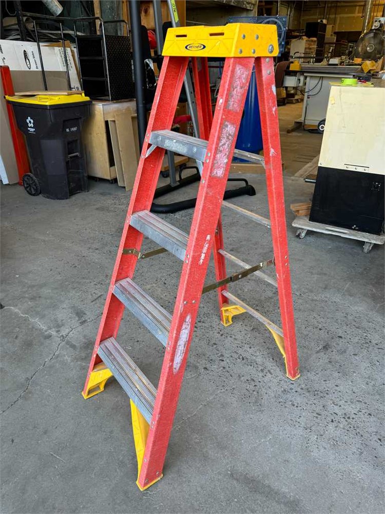 4' Step Ladder