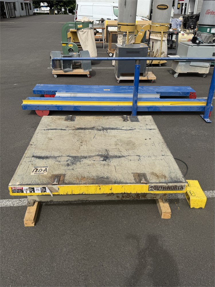 Southworth Lift Table