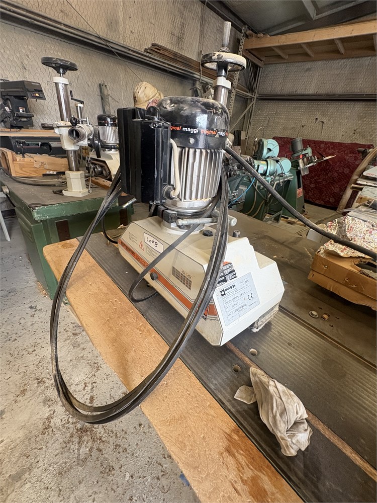 Steff "2034" Belt Power Feeder