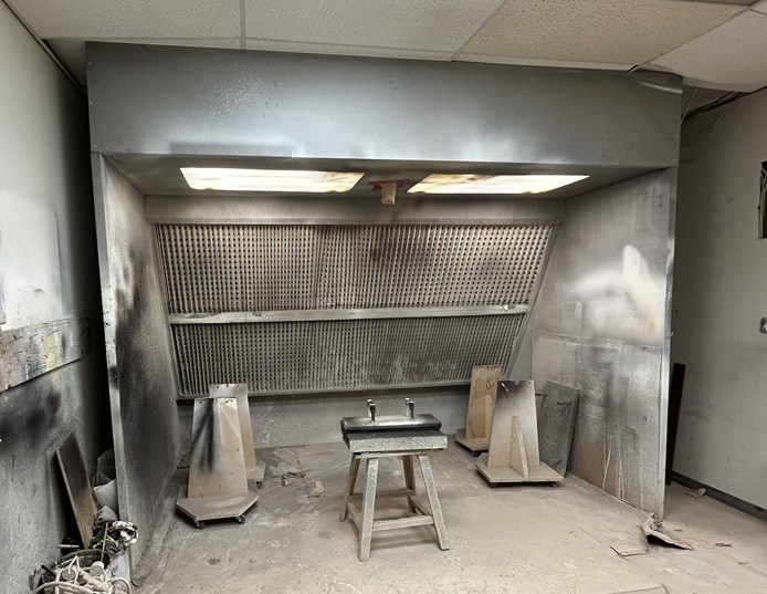 Spray Booth - c/w Lights & Fan - Richmond Hill, ON