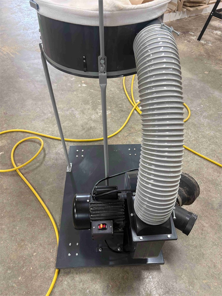 Central Machinery "97869" 2hp Dust Collector