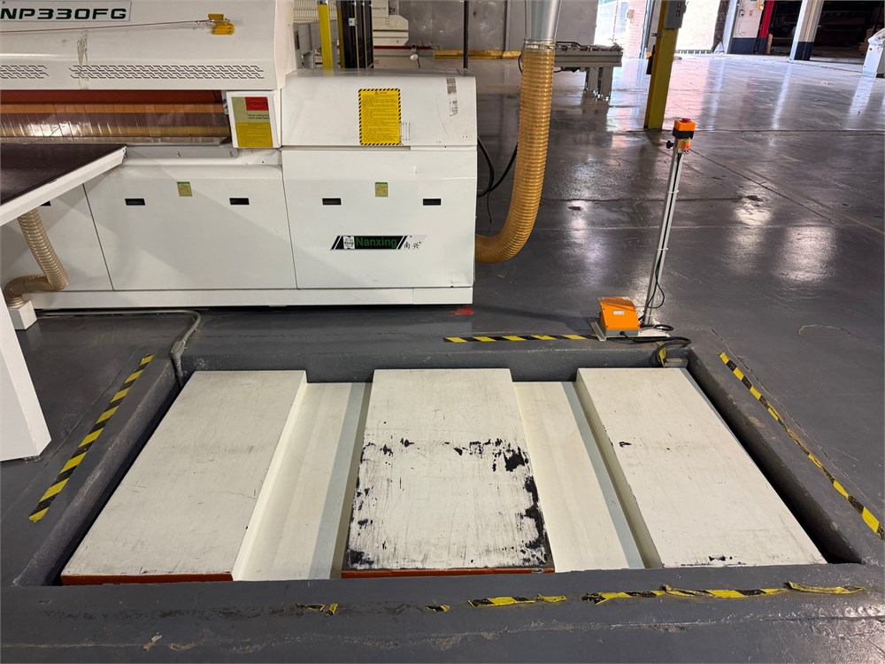 Nanxing "MF7113" Hydraulic Lift Table