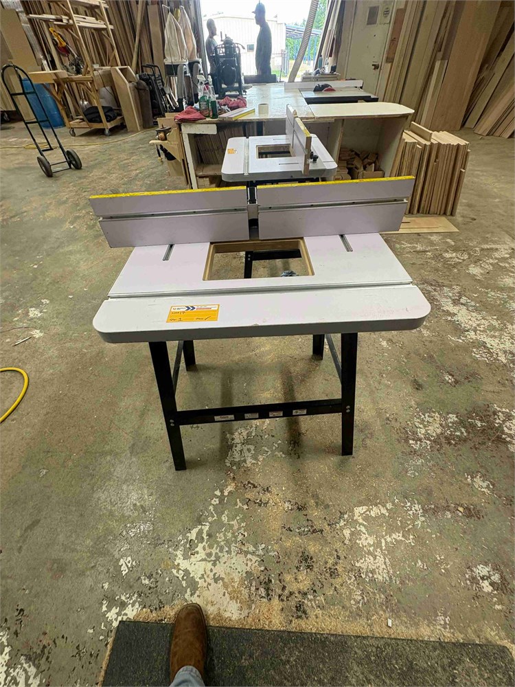 Grizzly "T10432" Router Table Only