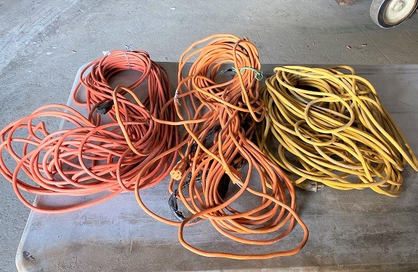 (3) ELECTRICAL EXTENSION CORDS * LOT OF 3
