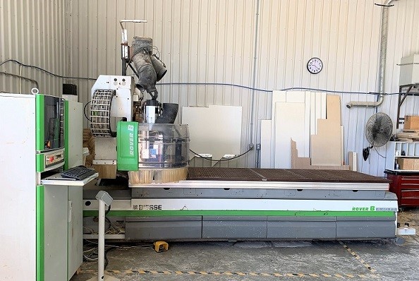 BIESSE ROVER 4.40 FT FLAT TABLE CNC yr 2005 * 10 BAY TOOL CHANGER