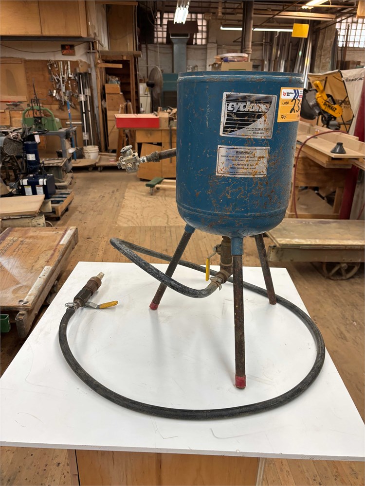 Cyclone "PT-100" Direct Pressure Blast Pot Sandblaster