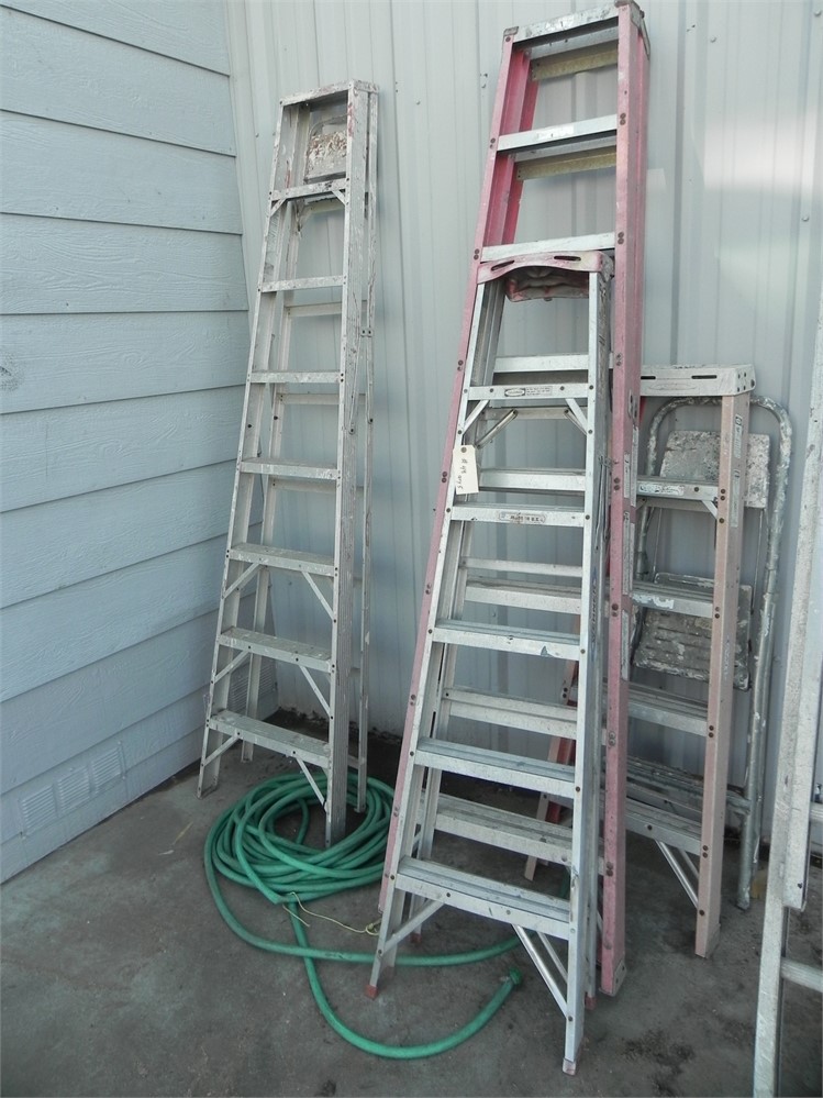 LOT OF (5) LADDERS