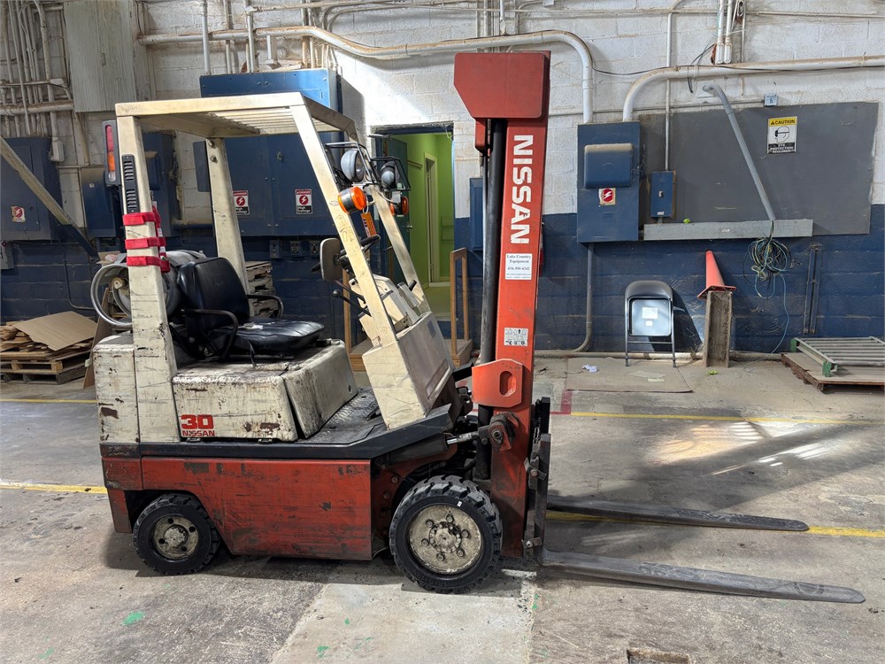 Nissan "30" LP Forklift