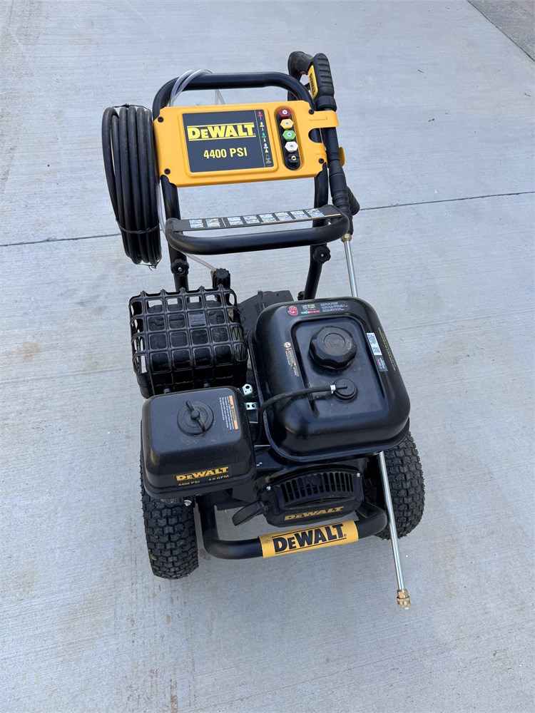 DeWalt "DXPW61377" Pressure Wash