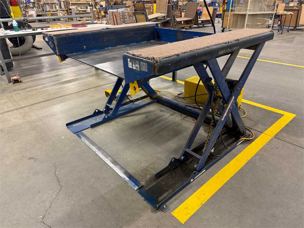 Vestil Powered Lift Table