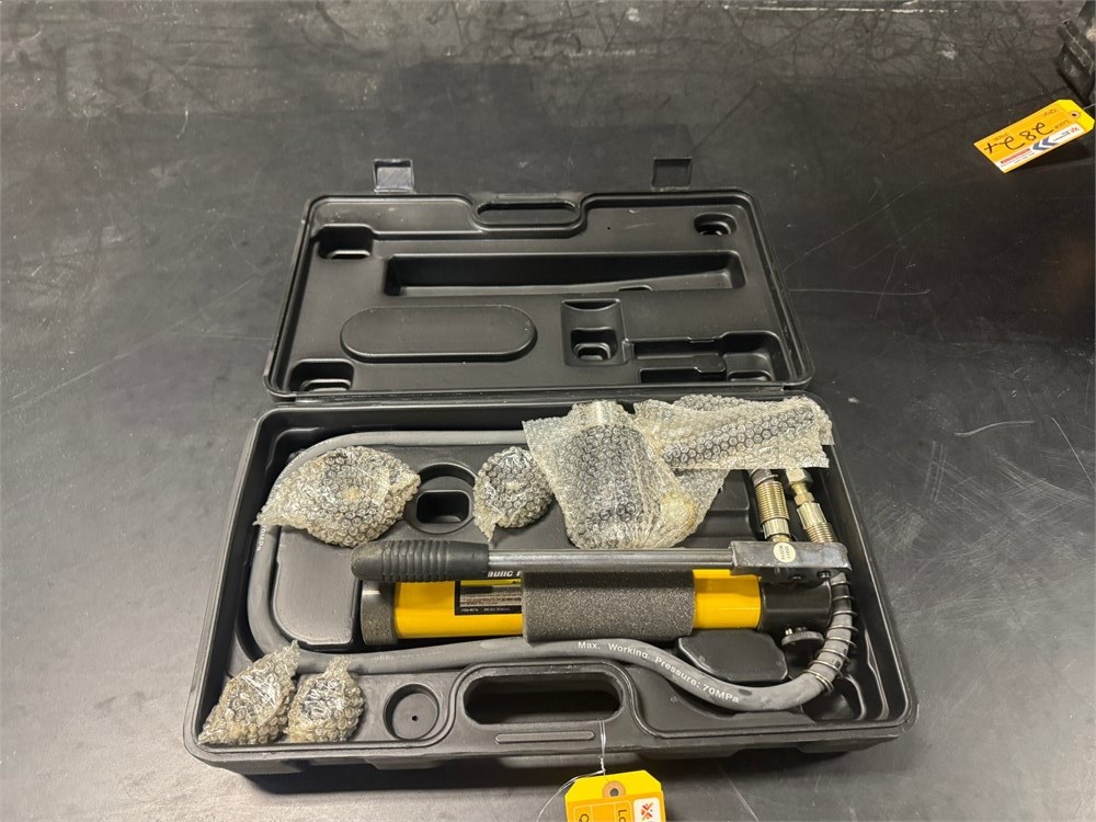 DeWalt Hydraulic Punch Driver Kit