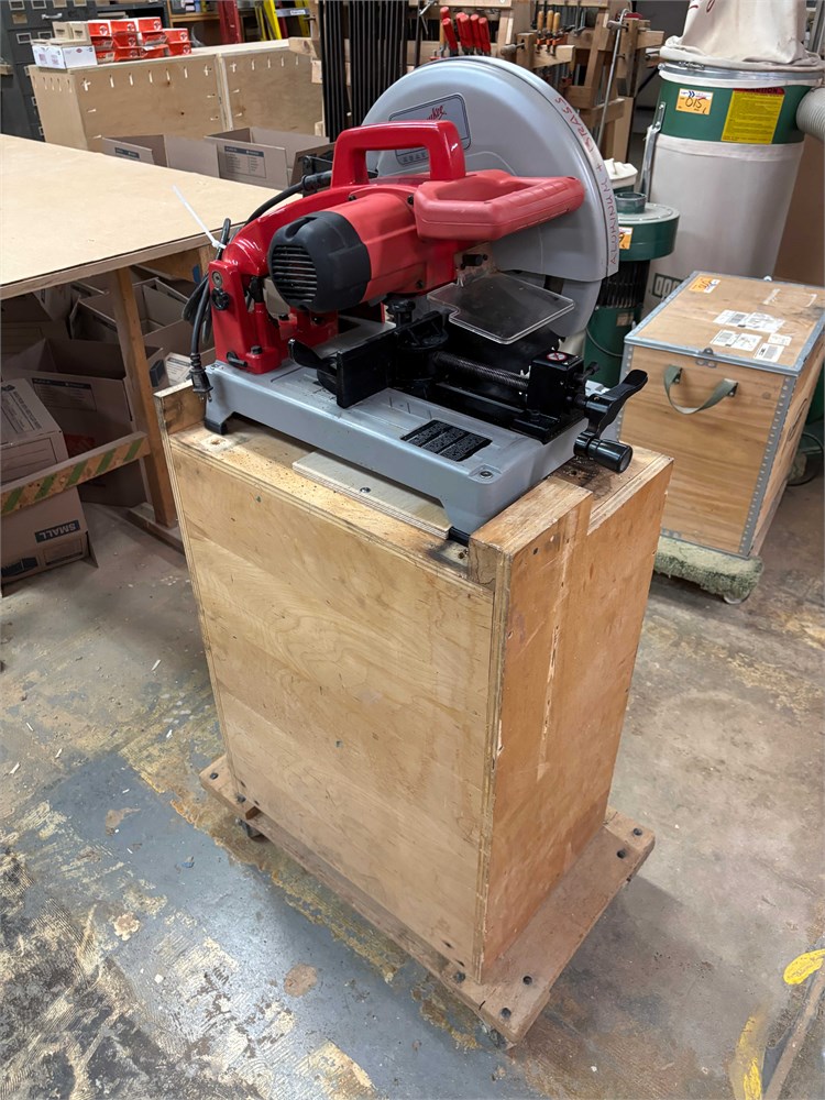 Milwaukee Dry Cut Machine