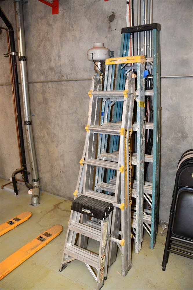 Lot of Fiberglass & Aluminum Ladders - Qty (4)