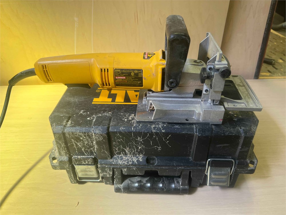 DeWalt "DW682" Plate Joiner and Case