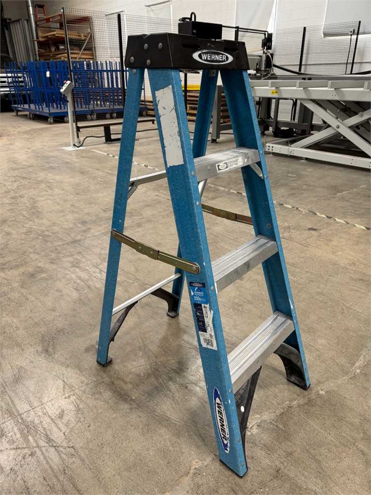 Werner 4' Step Ladder
