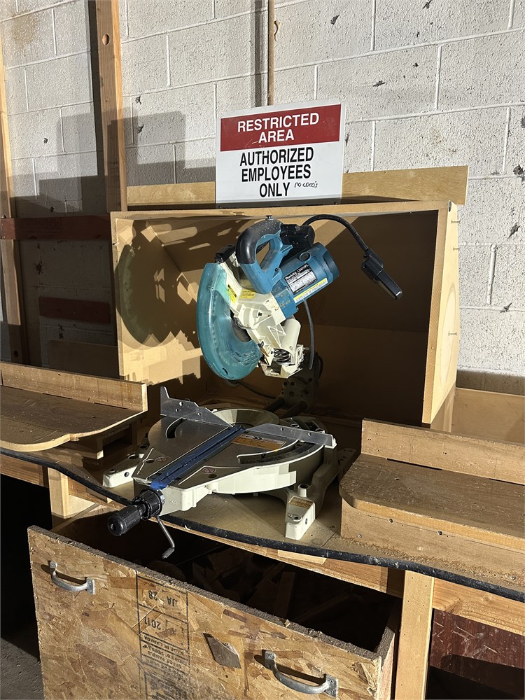 Makita "LS1013FL" Compound Sliding Miter Saw - 10"