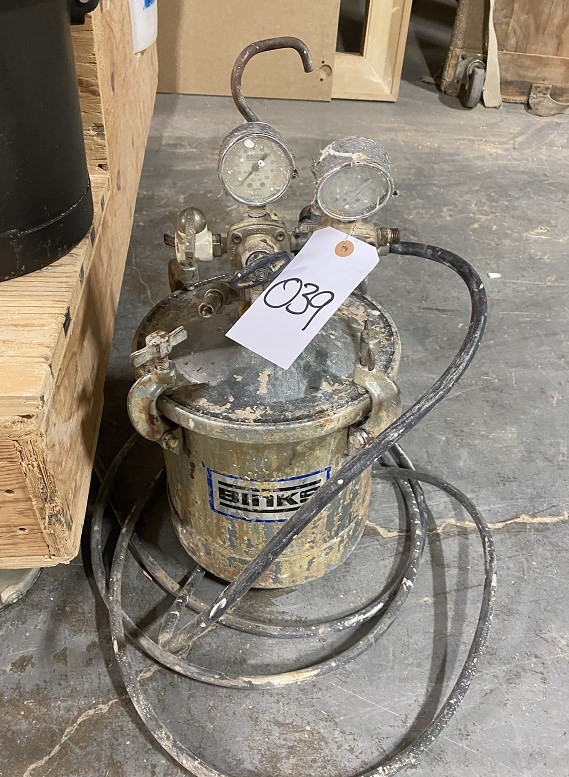 Binks Pressure Pot - 2 Gallon Capacity