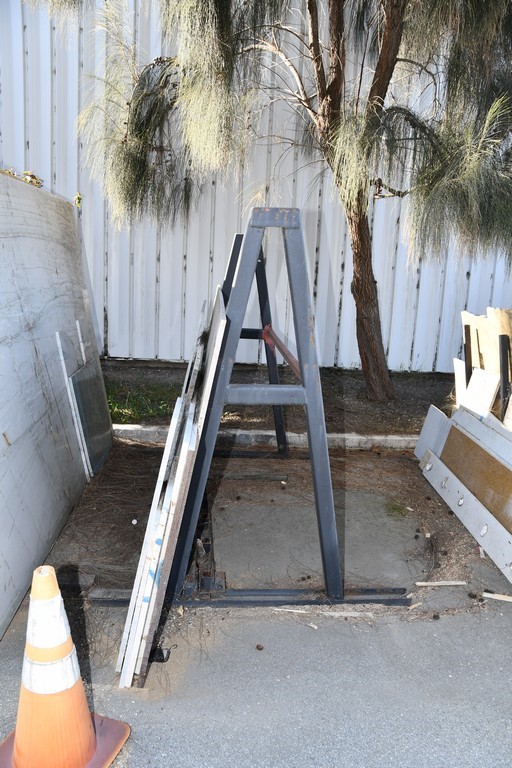 A-Frame Rack & Stone Slabs - as pictured