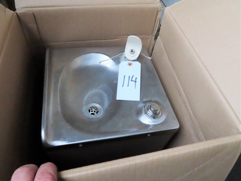 LOT# 114  ELKAY WATER / DRINKING FOUNTAIN * LIKE NEW IN BOX (NEVER USED)